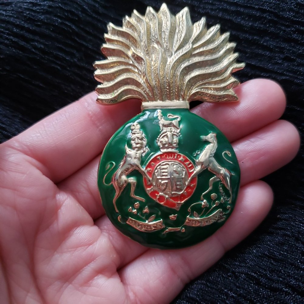 VTG Brooch Pin